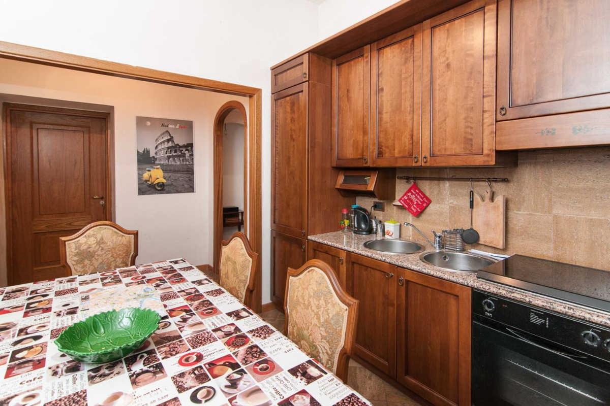 Termini Colosseum Apartment روما المظهر الخارجي الصورة